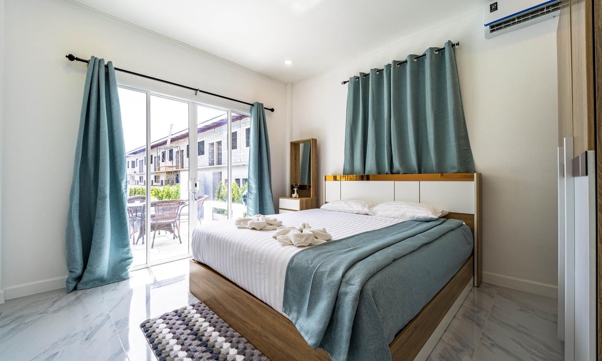 Hua Hin Villa | 4 Bedroom Private Pool Villa (OV10)