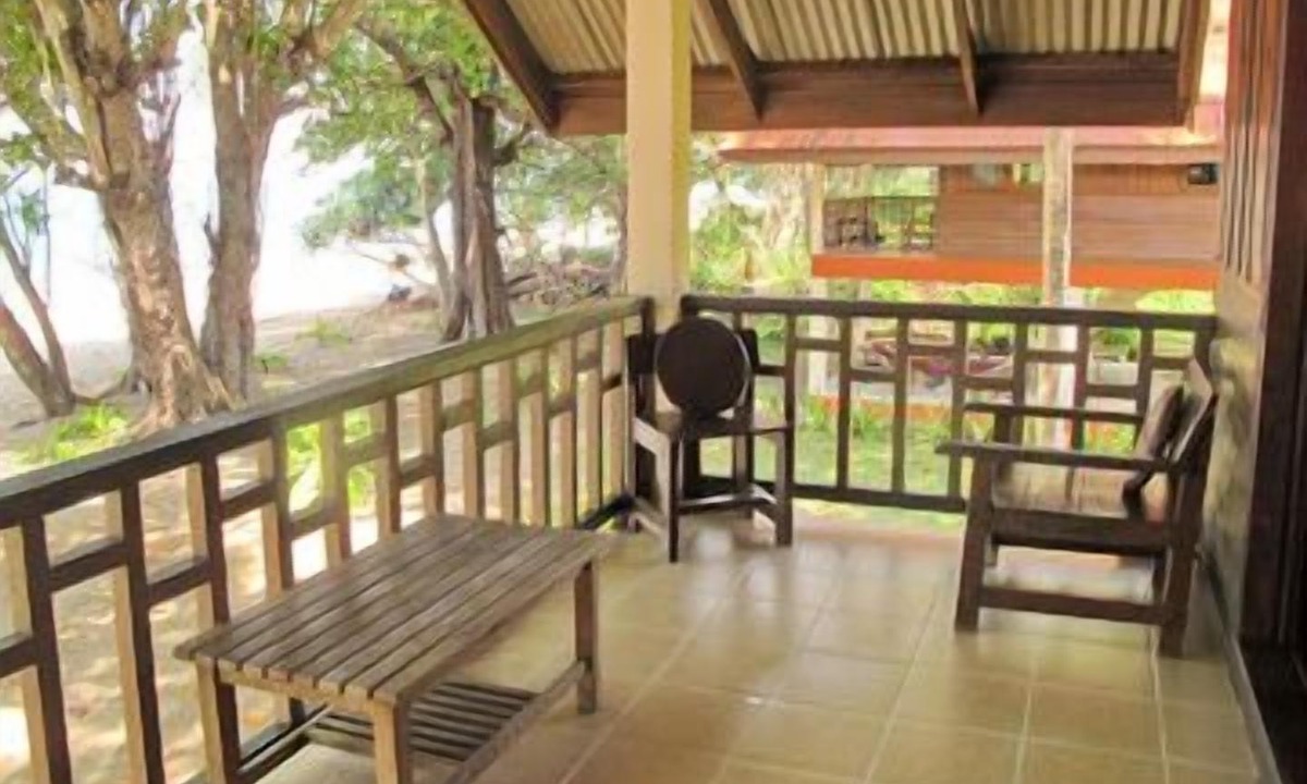 Nuea Khlong Hotel | Joy Bungalow