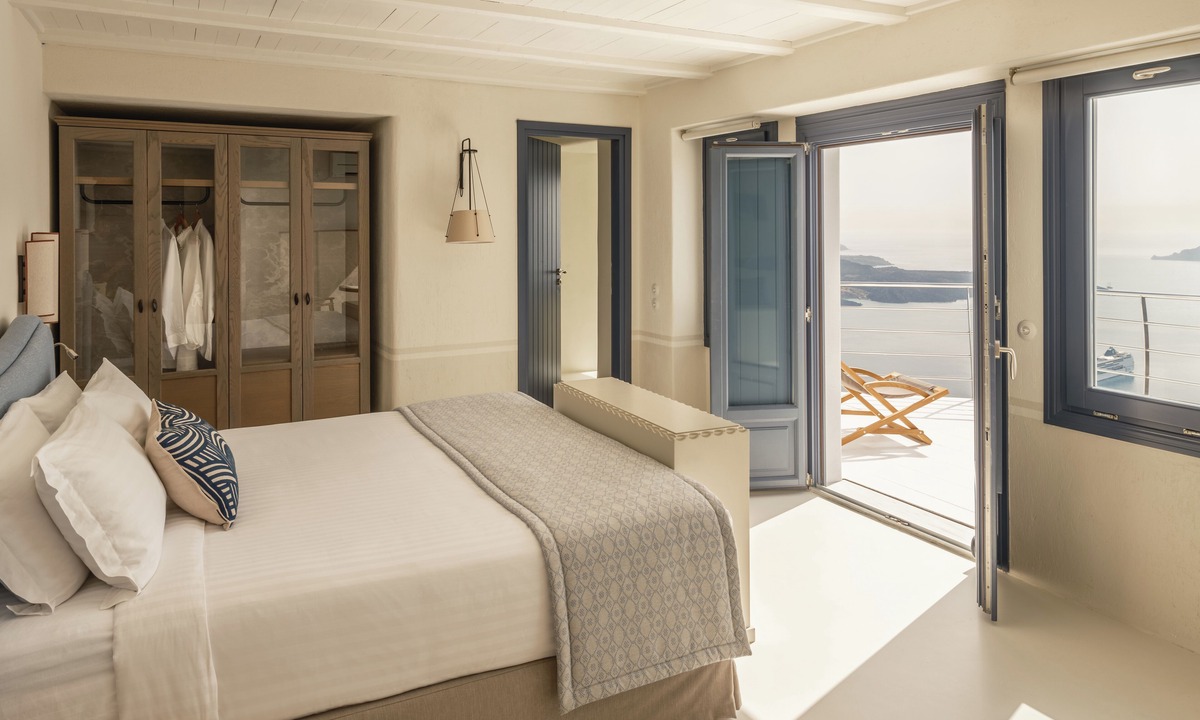 Firostefani Apartment | Homeric Poems