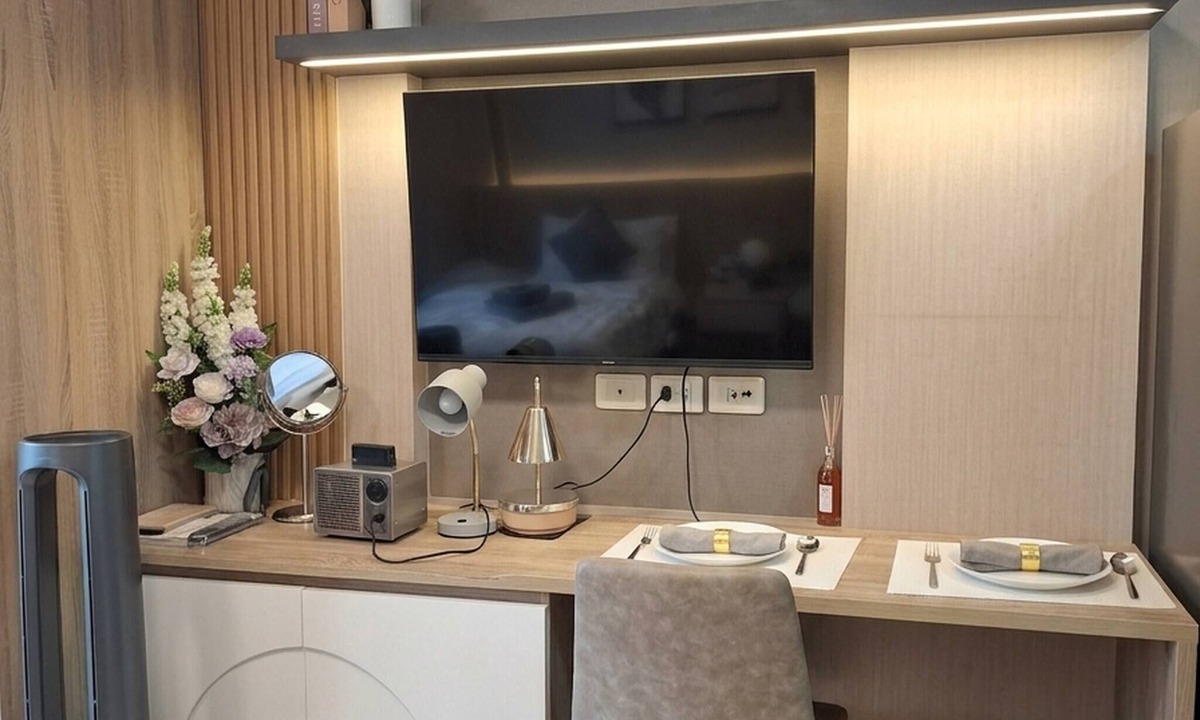 Bang Chak Apartment | Modern Studio Pool View, King bed, BTS Punnawithi