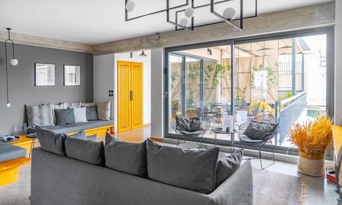Plaka Apartment | TheHostMaster Picturesque Acropolis Hill Penthouse