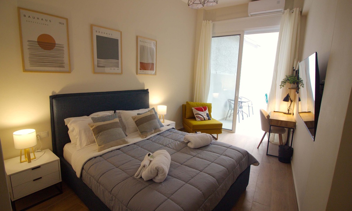 Kinosargous Apartment | Secret Garden by Acropolis - Athens Central Gem