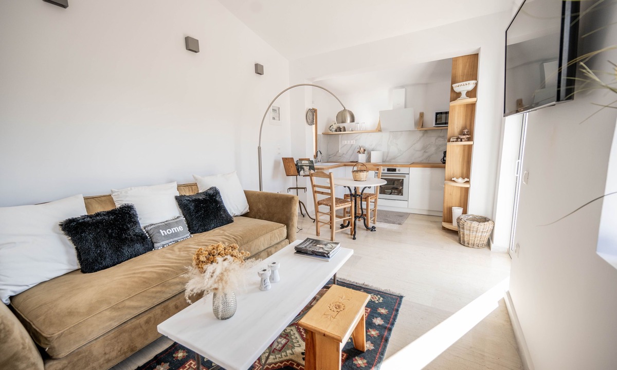 Limni Vouliagmenis Apartment | Agrambeli Apartments at Heraion Lagoon
