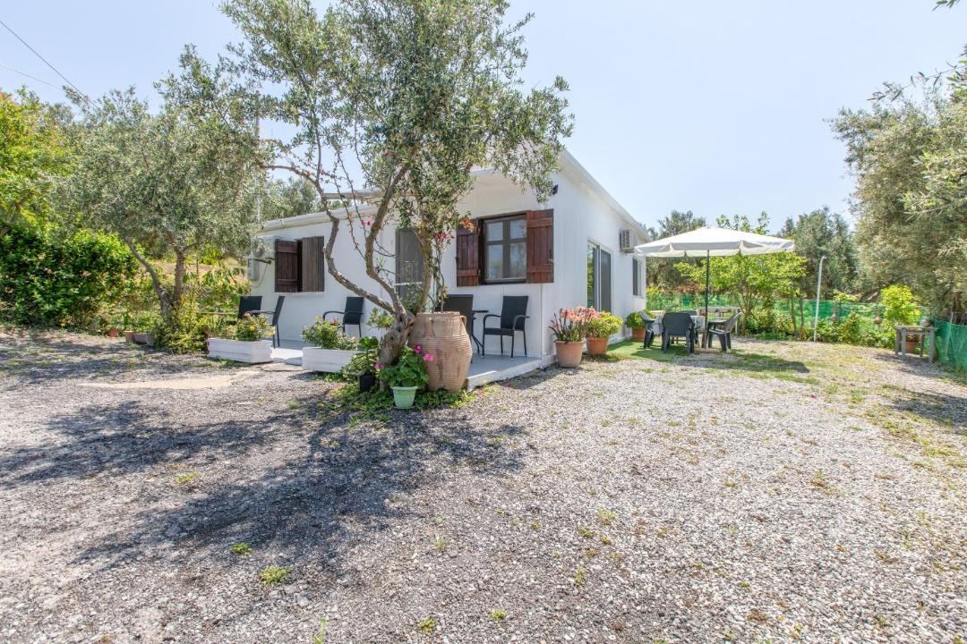 Adelianos Kampos House | Stella's Olive Tree House