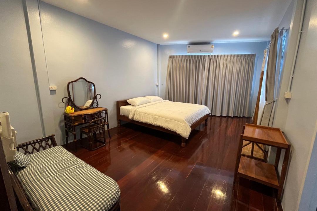 Khlong Chak Phra House | Saen Saran property