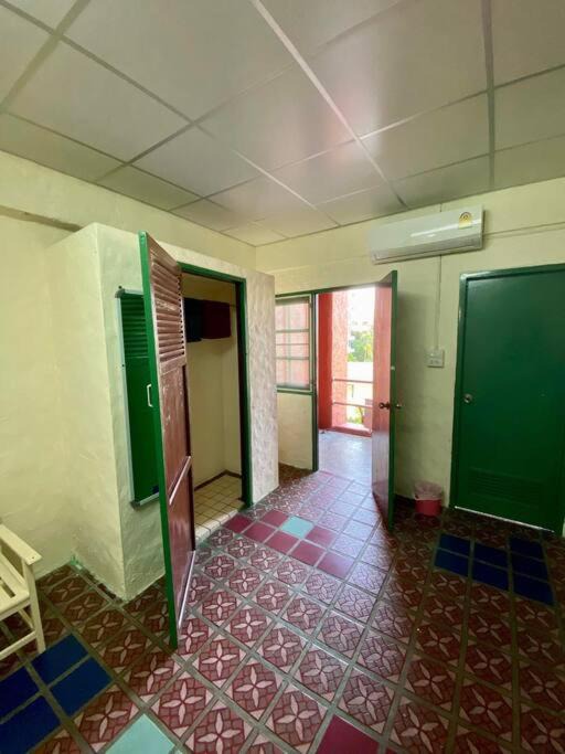 Bang Phlat Apartment | Ratanawong Place 206