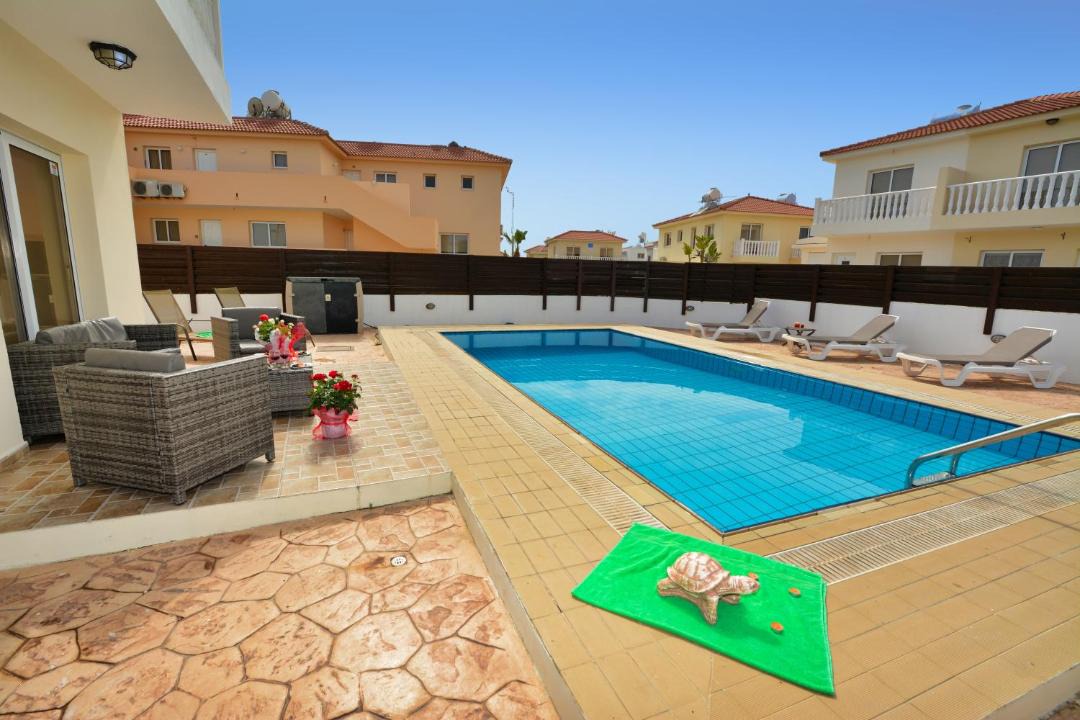 Ayia Napa Villa | Nissi Villa Crystal