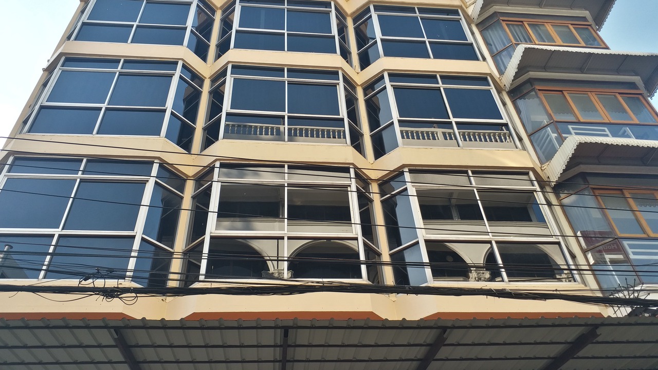 Photo of Buildings in Thanon Phaya Thai