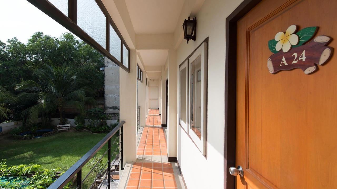 Photo of Patio Balcony in Wat Sam Phraya
