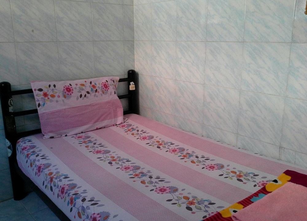 Photo of Bedroom in Wat Bowon Niwet