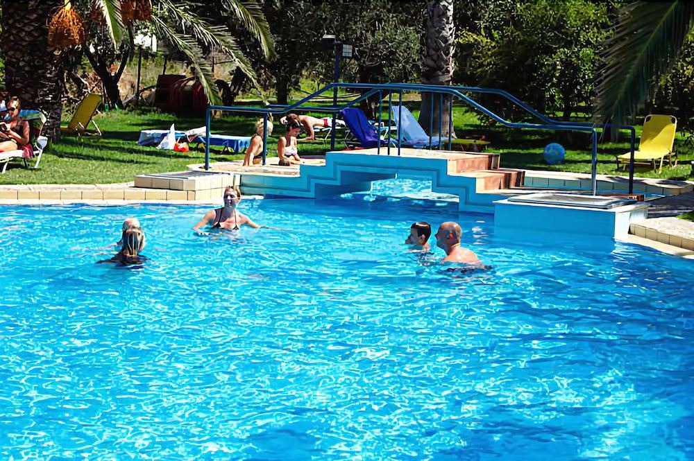 Photo of Human In Picture in Tavronitis
