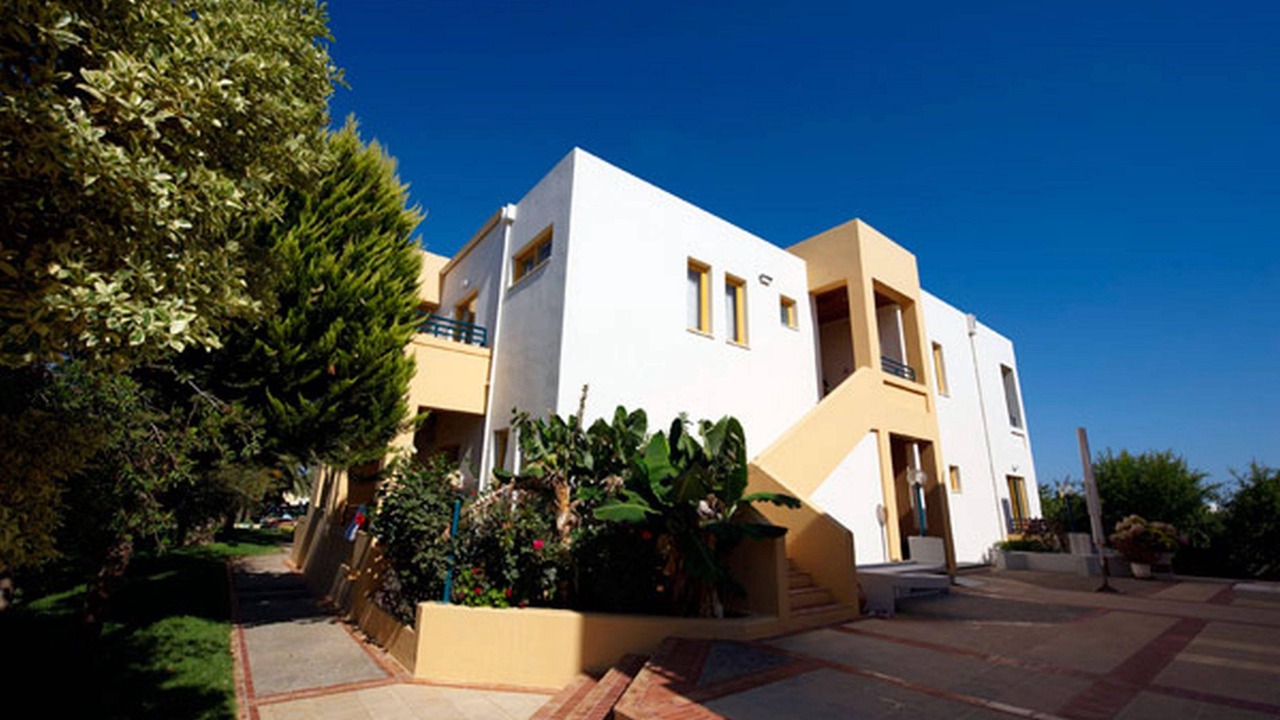 Photo of Buildings in Tavronitis