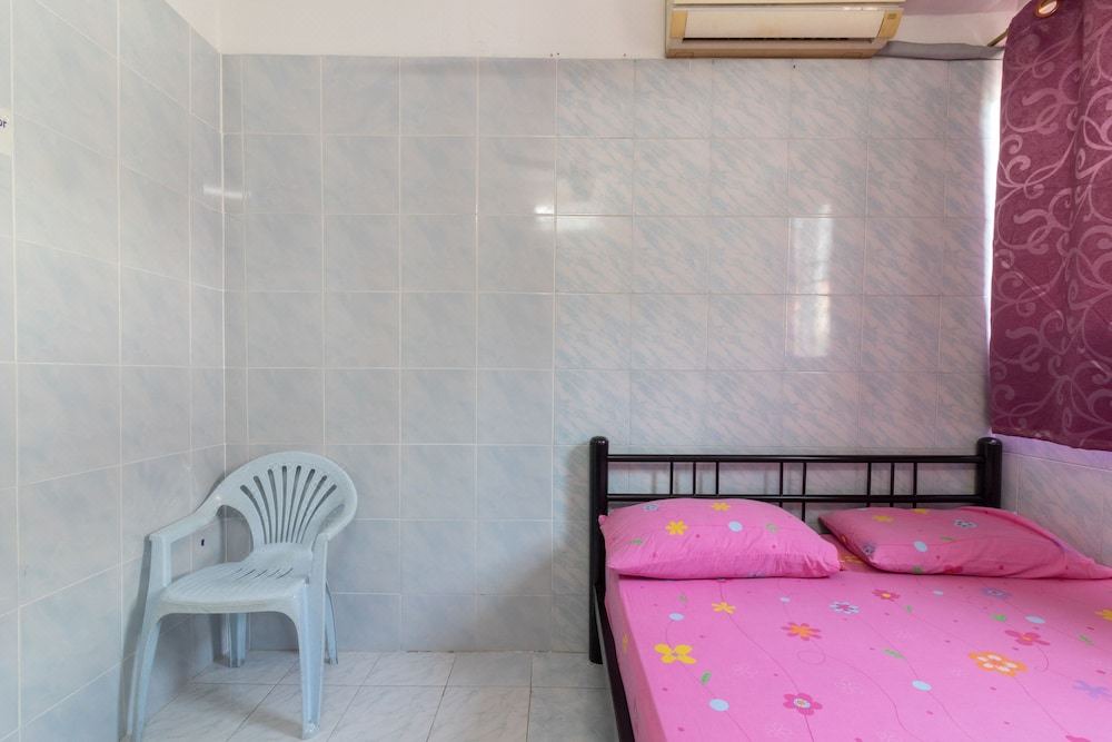 Photo of Bedroom in Wat Bowon Niwet