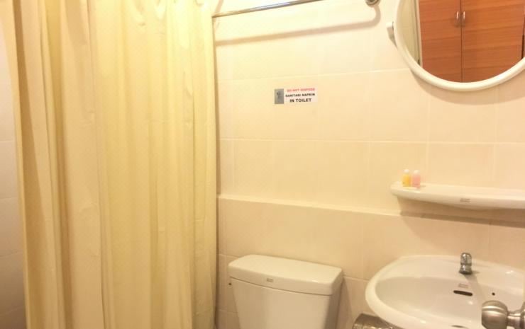 Photo of Bathroom in Wat Sam Phraya