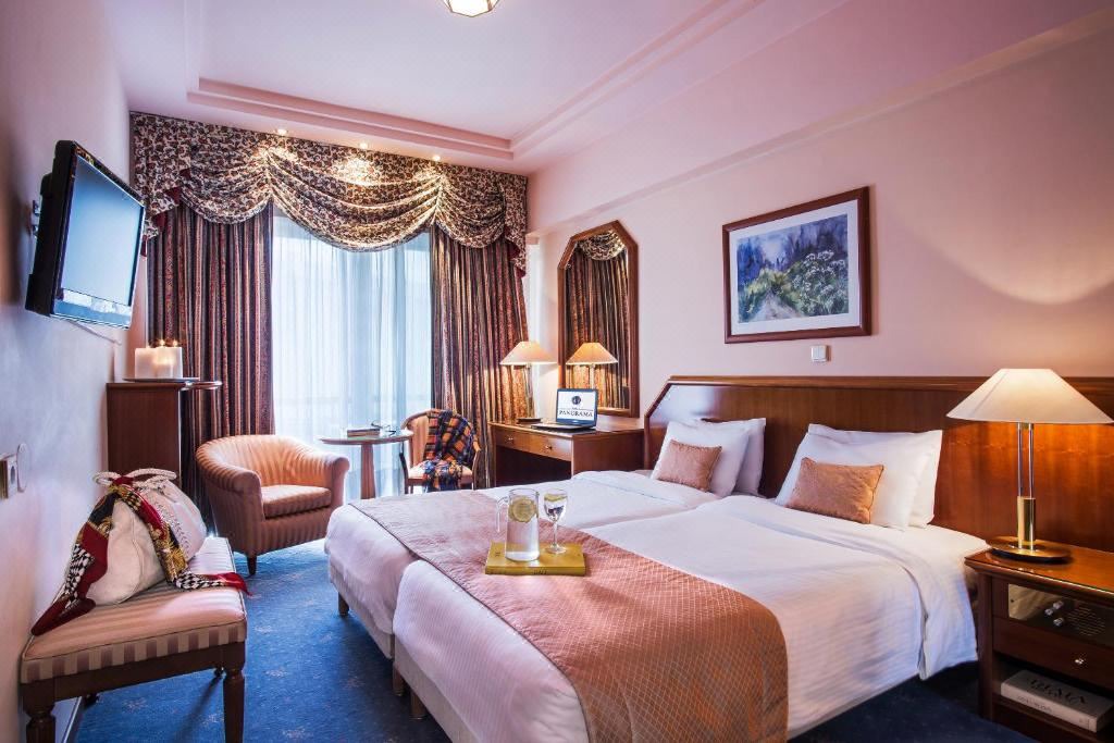 Photo of Bedroom in Panorama