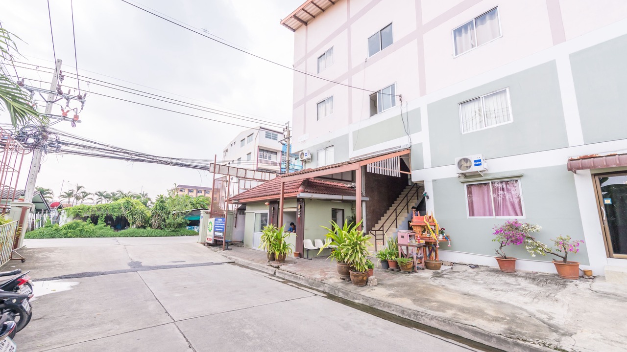 Photo of Buildings in Bang Chalong