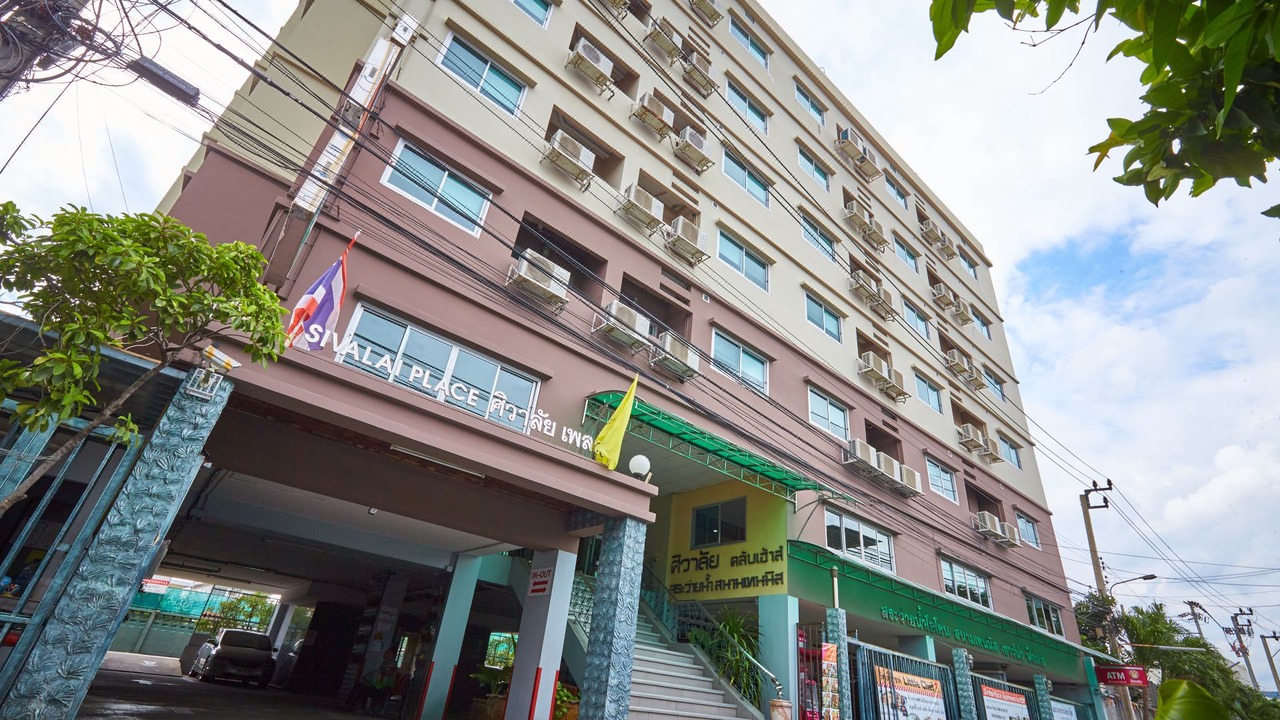 Photo of Buildings in Bangkok Yai