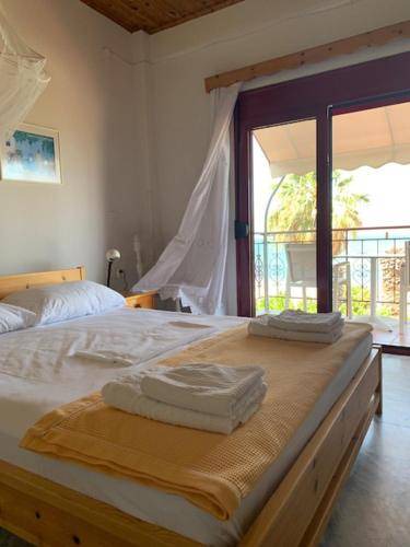 Photo of Bedroom in Polichnitos