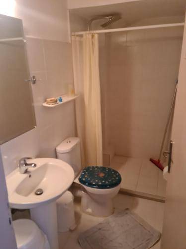 Photo of Bathroom in Polichnitos