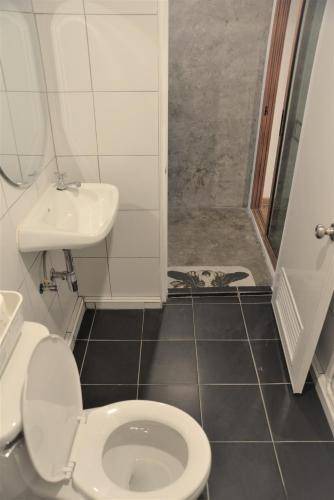 Photo of Bathroom in Sanambin