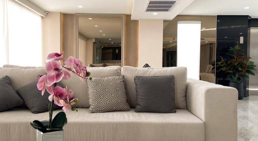 Photo of Livingroom in Racha Thewa
