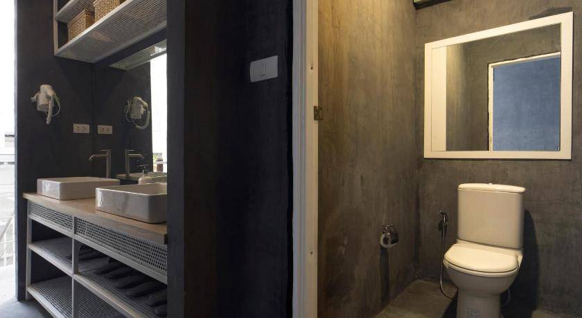 Photo of Bathroom in Khlong Toei Nuea