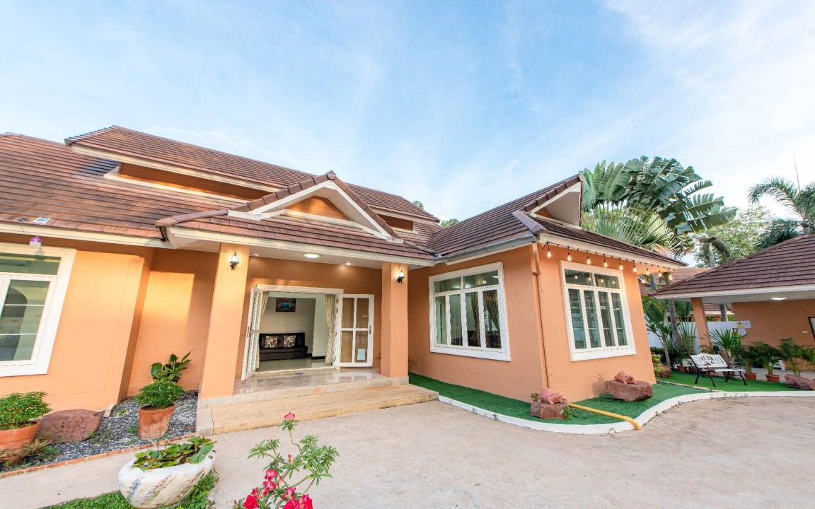 Photo of Buildings in Nong Pla Lai
