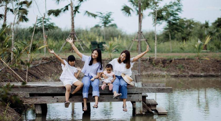 Photo of Others in Phrom Buri