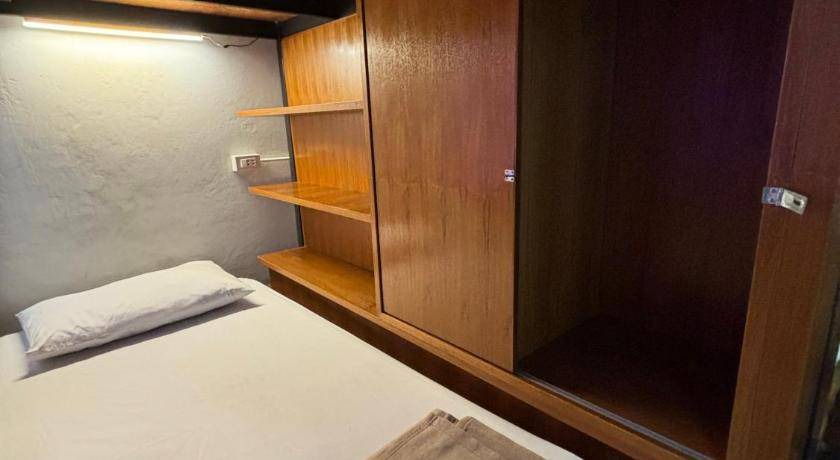 Photo of Bedroom in Talat Yot