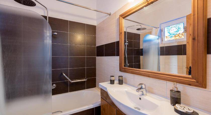 Photo of Bathroom in Skinaria