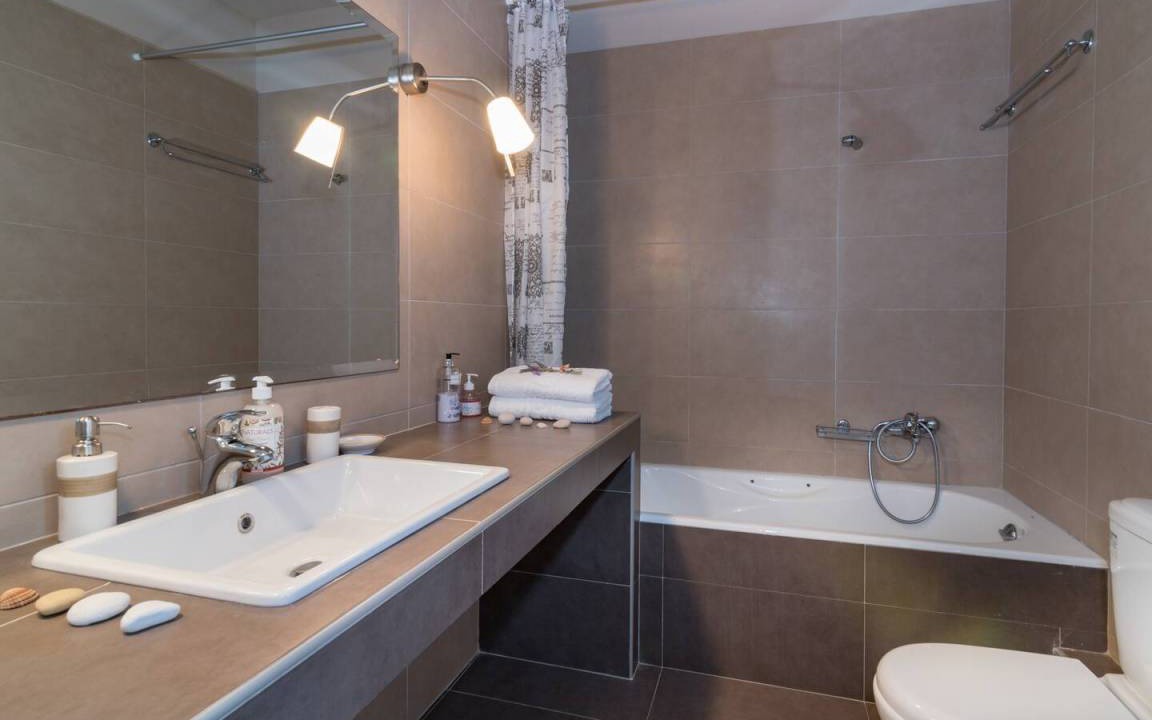 Photo of Bathroom in Romirion