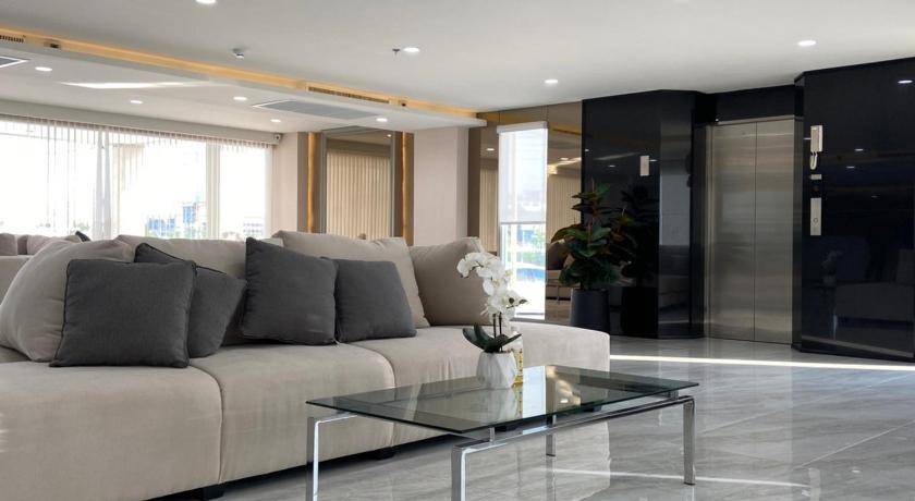 Photo of Livingroom in Racha Thewa