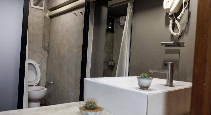 Photo of Bathroom in Pratunam