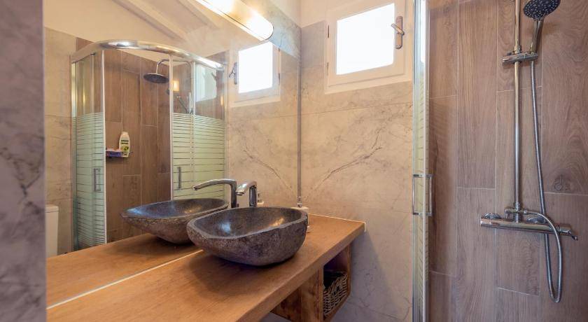 Photo of Bathroom in Skinaria