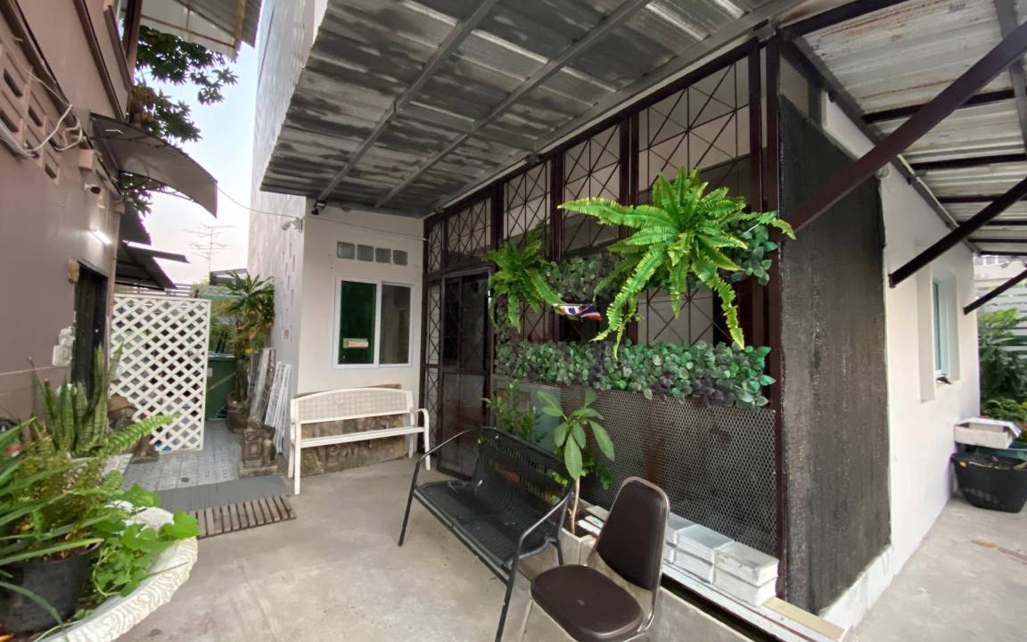 Photo of Patio Balcony in Dok Mai