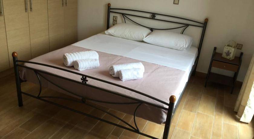 Photo of Bedroom in Apolpaina