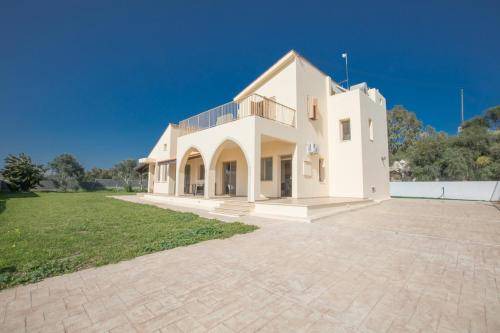Photo of Buildings in Cape Greko