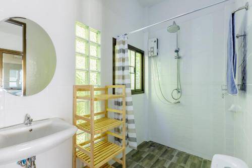 Photo of Bathroom in Haad Yao