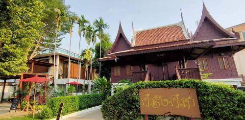 Photo of Buildings in Ayutthaya
