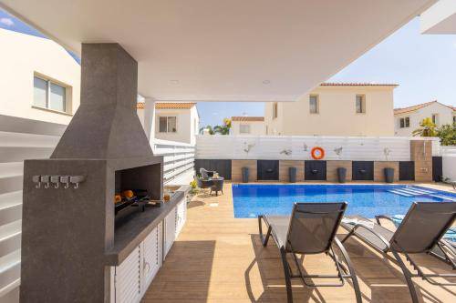 Photo of Patio Balcony in Pernera