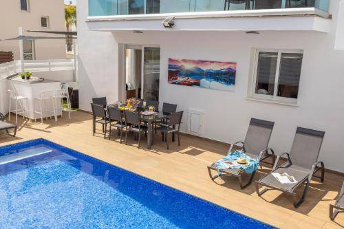 Photo of Patio Balcony in Pernera