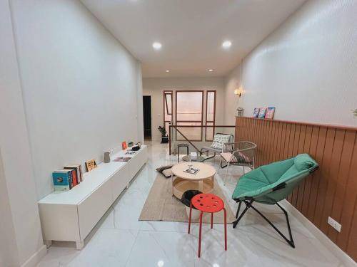 Photo of Livingroom in Samsen Nok