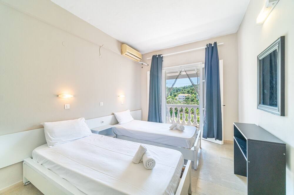 Photo of Bedroom in Gardenos