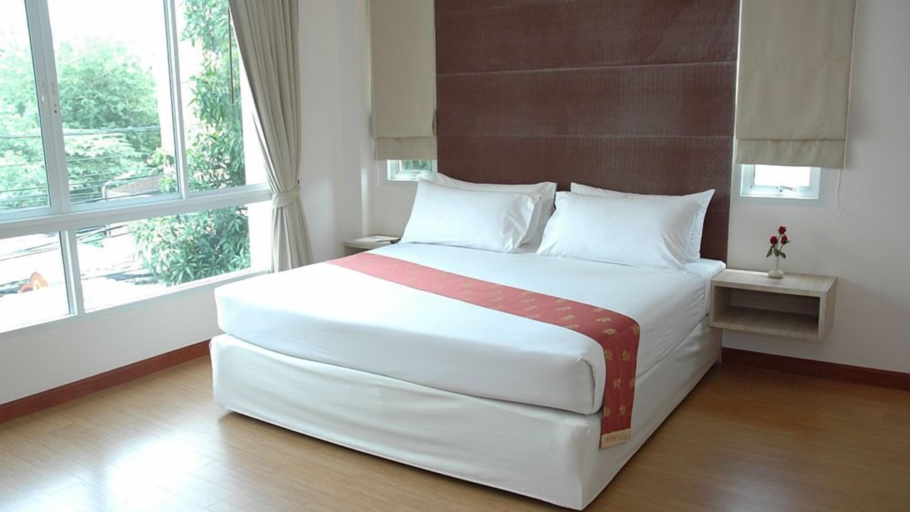 Photo of Others in Samsen Nok