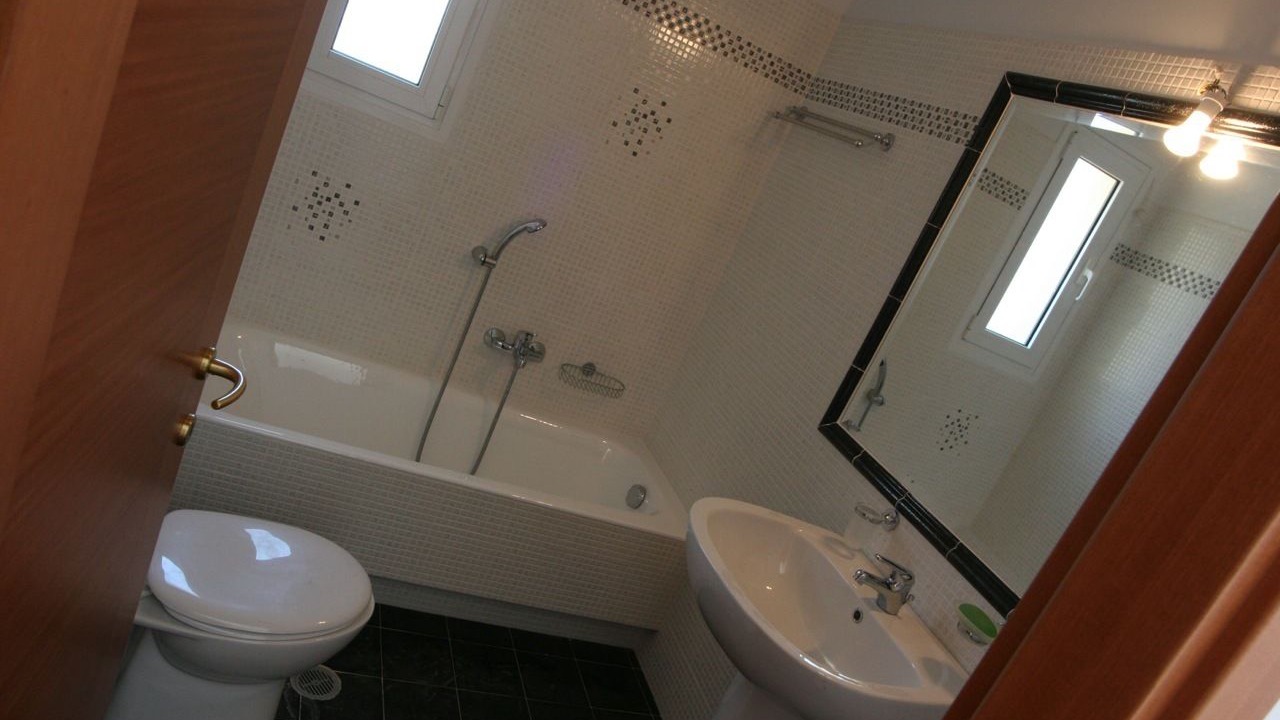 Photo of Bathroom in Marathon