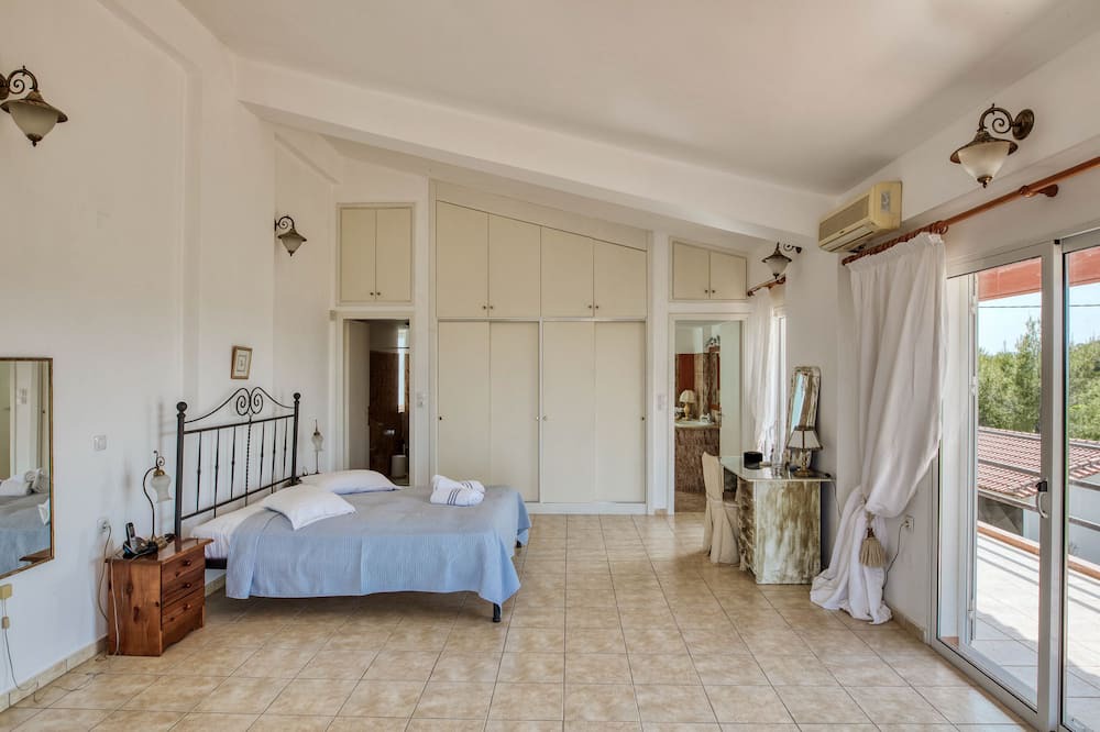 Photo of Bedroom in Lakopetra