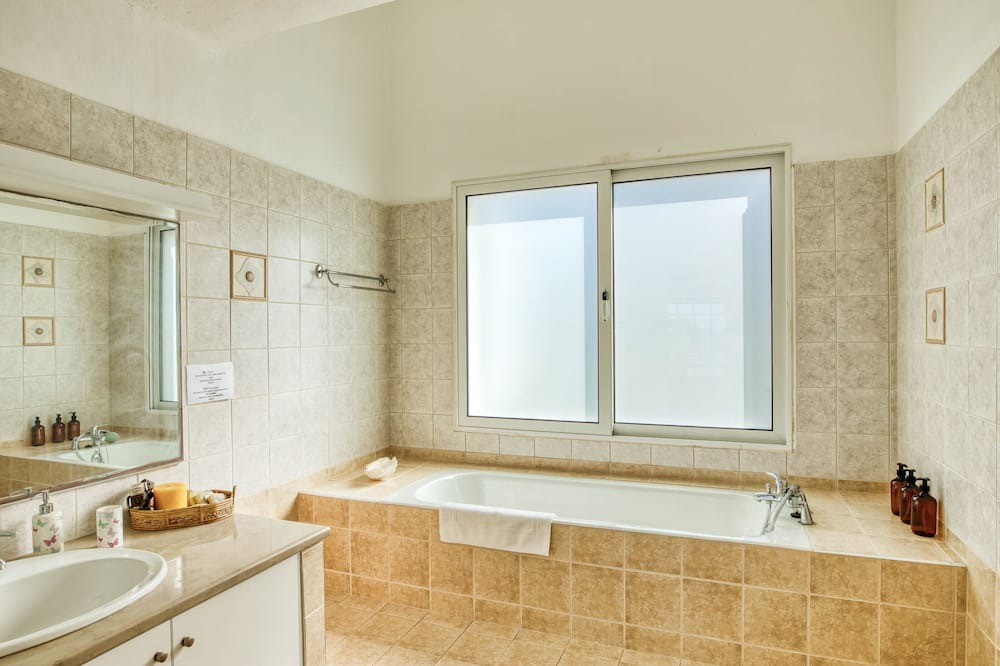 Photo of Bathroom in Lakopetra