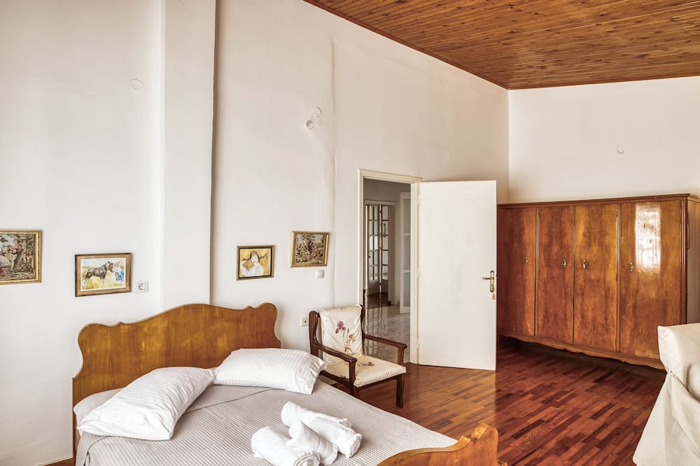 Photo of Bedroom in Lakopetra