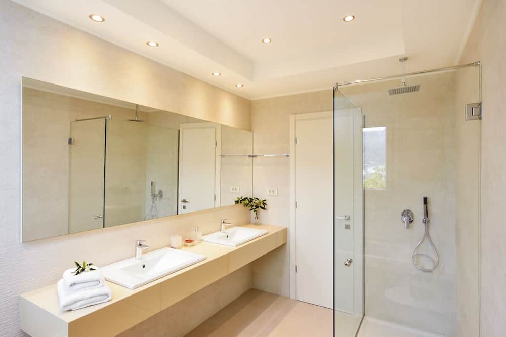 Photo of Bathroom in Souda