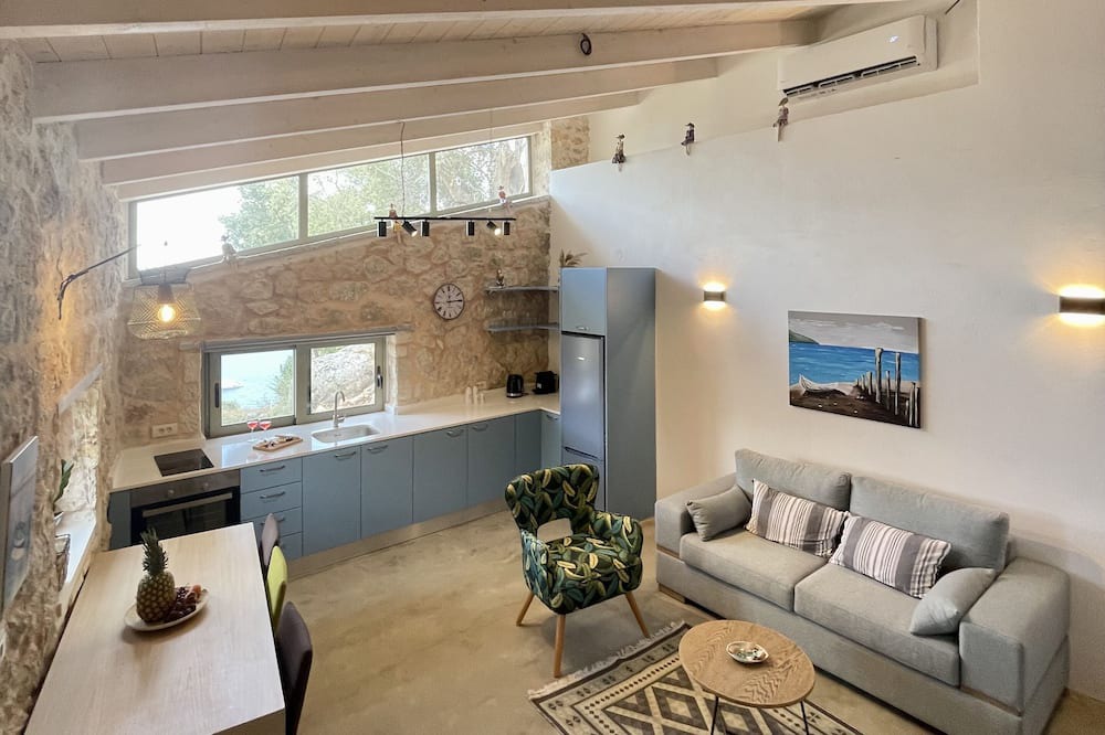 Photo of Livingroom in Sivota
